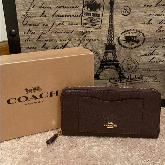 Coach Handbags - Authentic Coach Continental Wallet